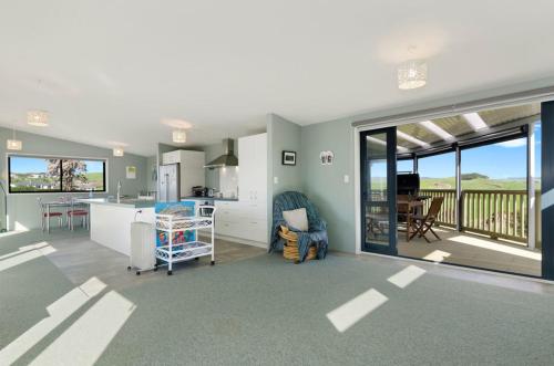 The Blue Cottage with WiFi- Waipu Holiday Home in Waipu