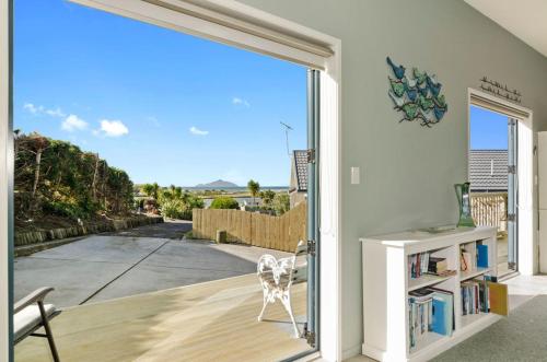 The Blue Cottage with WiFi- Waipu Holiday Home in Waipu