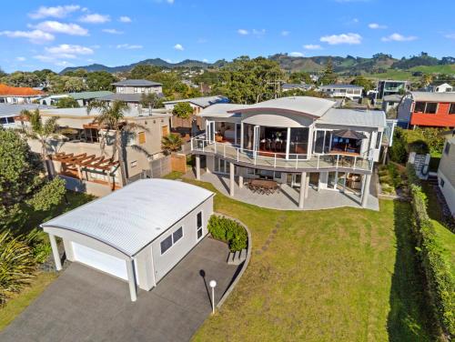 Sea Shells By The Shaw - Waihi Beach Holiday Home