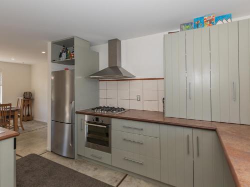 Kitchen, Modern Cottage Charm - Albert Town near Wanaka in Albert Town