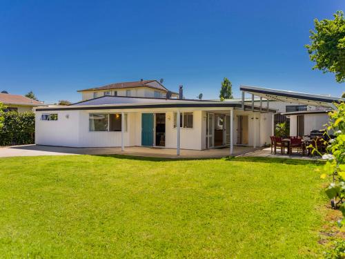 Gone Coastal - Whangamata Holiday House