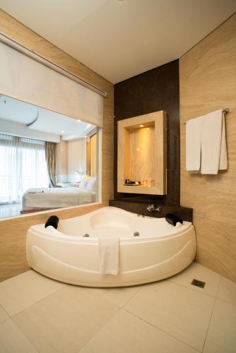 Le Eminence Hotel Convention & Resort Ciloto - Puncak Room Type - Executive Suite