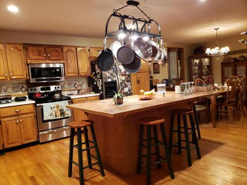 Blue Ridge Manor Bed and Breakfast in Fancy Gap, USA