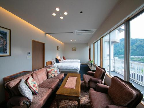 Suite with River View