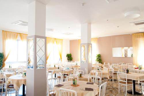 Hotel Ideale Mare - image 14