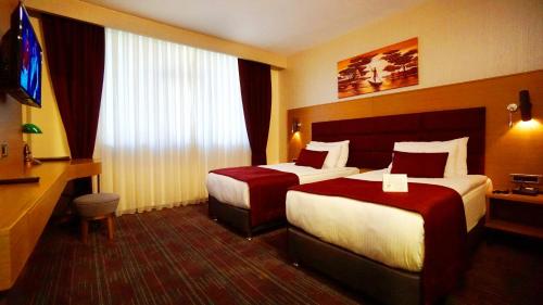 New Garden Hotel - image 14