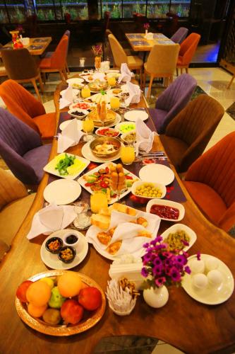 New Garden Hotel - main image