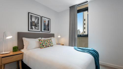 Oaks Melbourne Southbank Suites