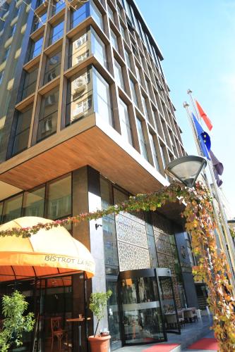 New Garden Hotel - image 13