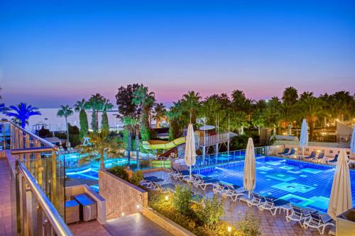 Sealife Buket Resort & Beach Hotel - 수영장
