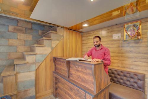Photo - Hotel New Sky Palace Residency- Near International Airport Andheri East