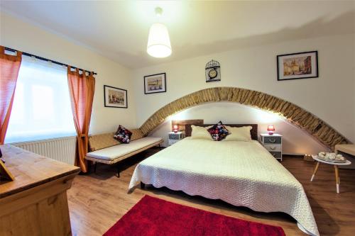 Beautiful Old Town Apartment