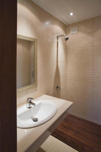 Famous House - image 7