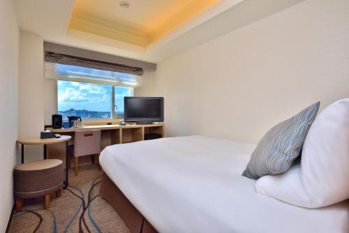 Standard Double Room - Non-Smoking image 4