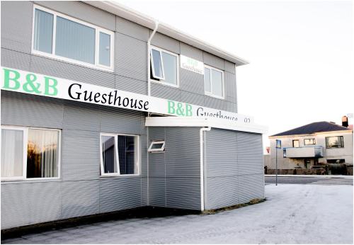 B&B Guesthouse - Bed and Breakfast Keflavik Centre