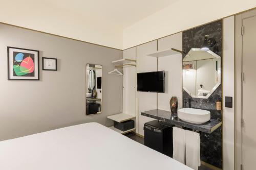 Queen Room room in Be Mate Paseo de Gracia