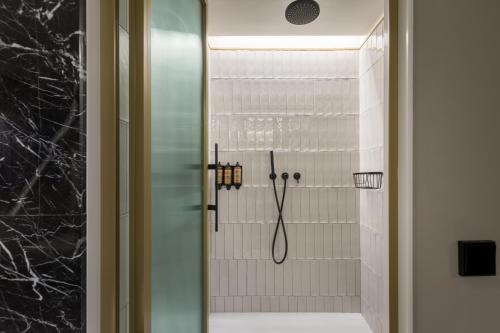 Two-Bedroom Apartment with Terrace image 5