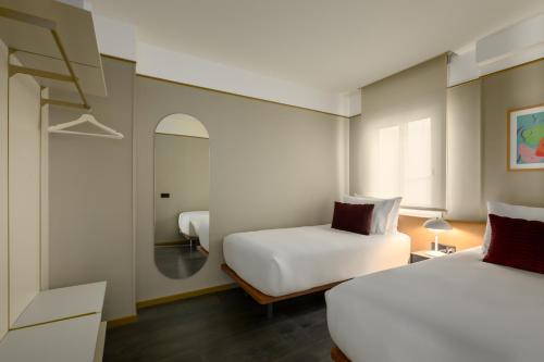 Two-Bedroom Apartment with Terrace image 10