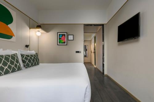 Two-Bedroom Apartment with Terrace image 1