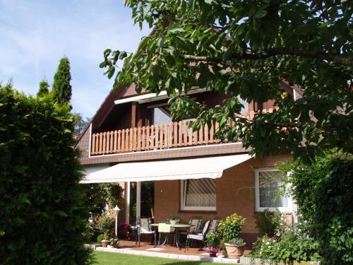 B&B Moormerland - Ferienwohnung Mona, 65314 - Bed and Breakfast Moormerland