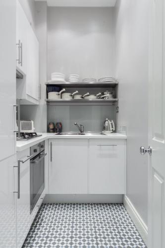 Cathcart Road IV by Onefinestay - image 3