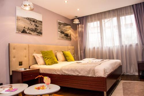 Superior Queen Room image 2