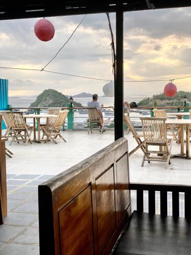 Pesona bali Room and restaurant near Komodo Airport