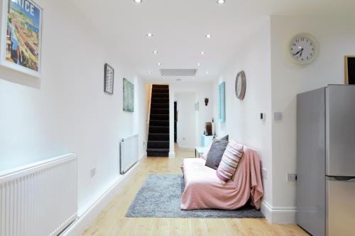 Picture of Newly Refurbished 2 Bedroom Apartment In The Heart Of Greenwich