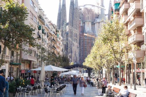 Sagrada Familia Street View Sagrada Familia - Avenida Gaudi 16 In Barcelona, Spain - Reviews, Price  From $88 | Planet Of Hotels