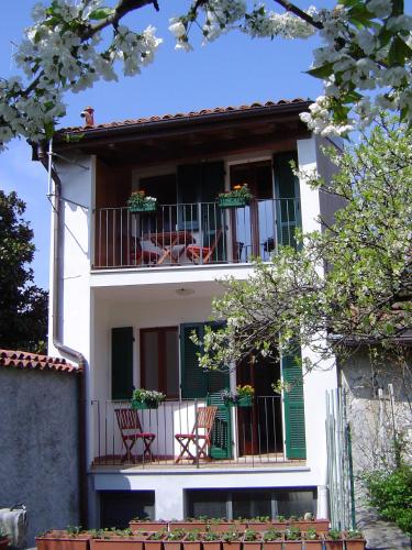 Rosso & Giallo gîte à louer Suna