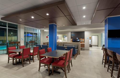 Holiday Inn Express - Lake Park, an IHG Hotel