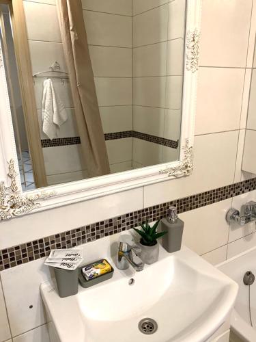 Apartment in the City Center - image 7