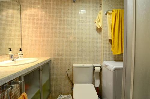 Studio Apartment with Sea View image 3