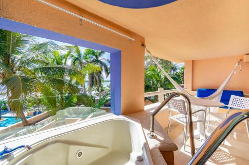 Puerto Aventuras Hotel & Beach Club