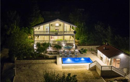 Amazing home in Herceg Novi with 4 Bedrooms, Sauna and WiFi