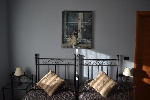 2 twin beds