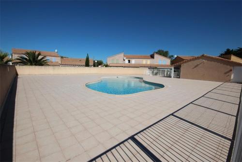 Belle villa 3 chambres grande terrasse dans résidence sécurisée avec piscine commune 800m de la mer WIFI Un vrai Havre de Paix LRCS98 - main image
