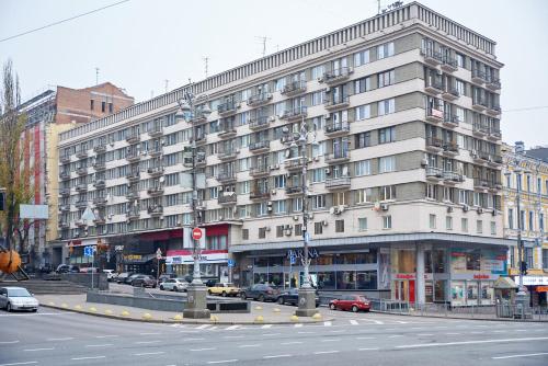 Big Jacuzzi  Sauna  Khreshchatyk apartments - image 6