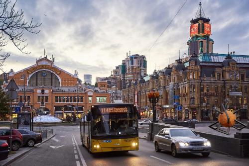 Big Jacuzzi  Sauna  Khreshchatyk apartments - image 9
