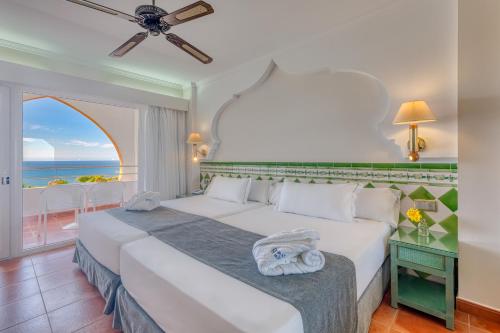 Standard Twin Room with Sea View