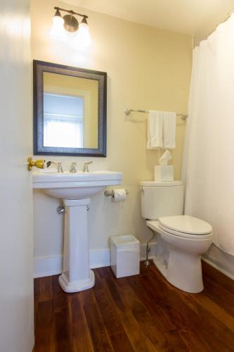 240057840 Kedron Valley Inn