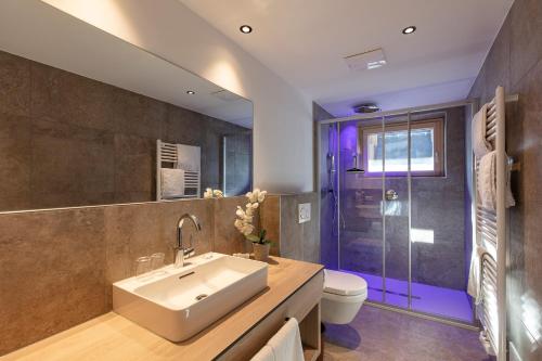 240059329 Hotel Hubertus