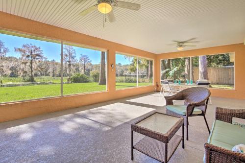 Rainbow River Oasis with Kayaks and Furnished Sunroom! in Dunnellon