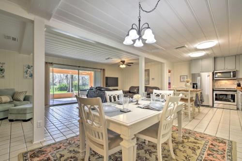 Rainbow River Oasis with Kayaks and Furnished Sunroom! in Dunnellon, USA