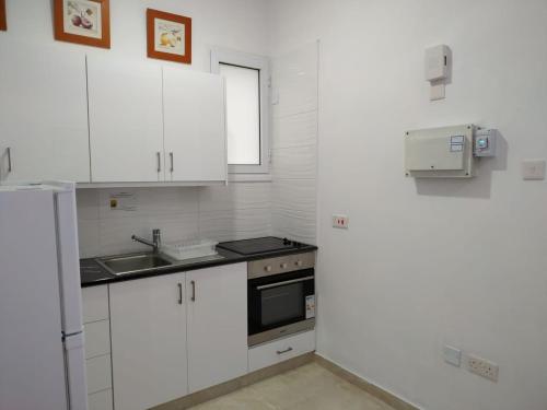 Mikis' 1 Bedroom near the Beach and City Center – khách sạn tại Skala