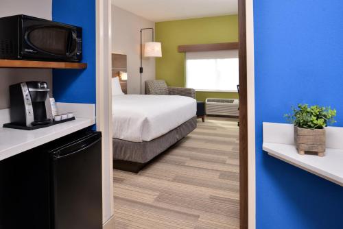 Holiday Inn Express & Suites Alachua - Gainesville Area, an IHG Hotel