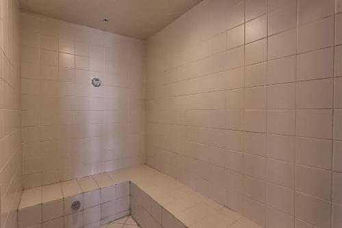 Caribbean by Meyer Vacation Rentals - image 8