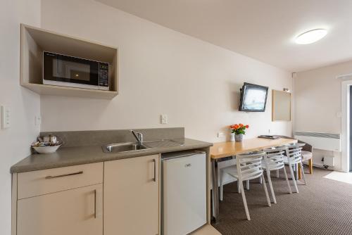 Apollo Lodge - Free Parking - image 2