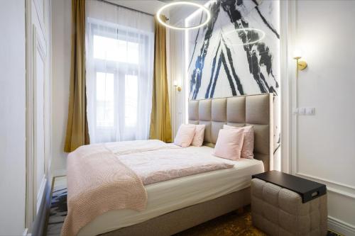 Palace Apartment by Main Station - Premier, Praga