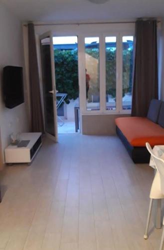 Apartments by the sea Tkon Pasman - 18015 - image 5